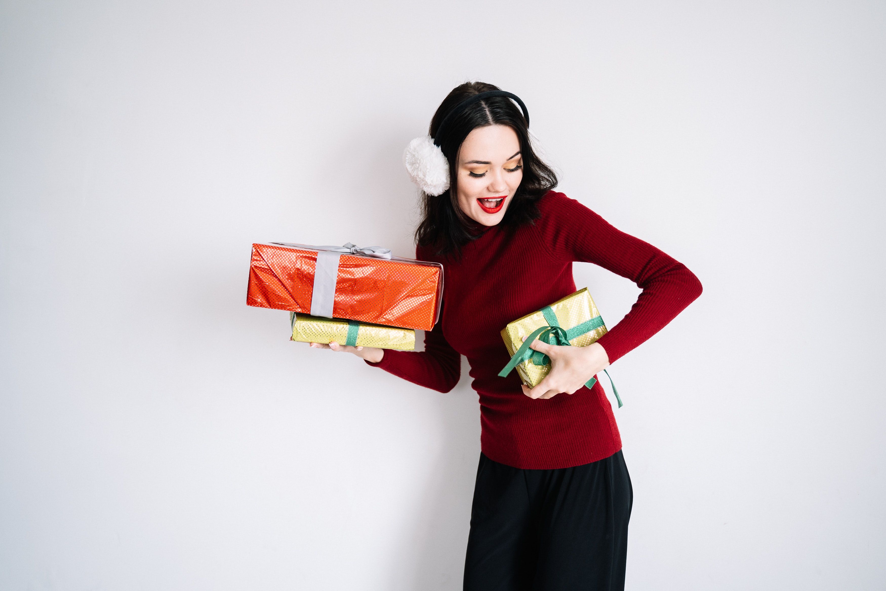 Что подарить женщинам на праздники - Николая, Рождество, Новый год - Lifestyle 24