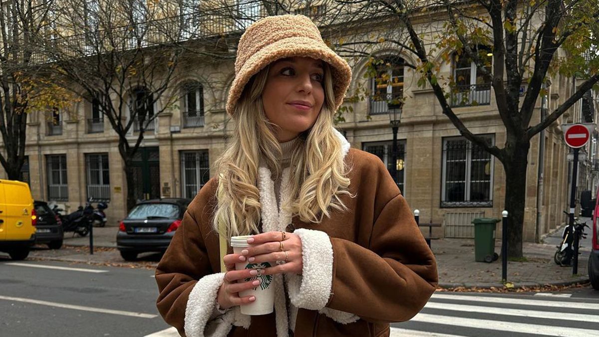 Стильні образи з джинсами кльош на зиму 2022 Стильні образи з джинсами кльош на зиму 2022