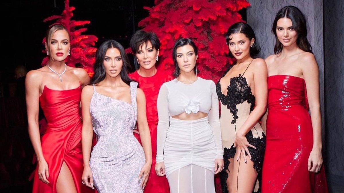 Розкішні образи сестер Кардашян Розкішні образи сестер Кардашян