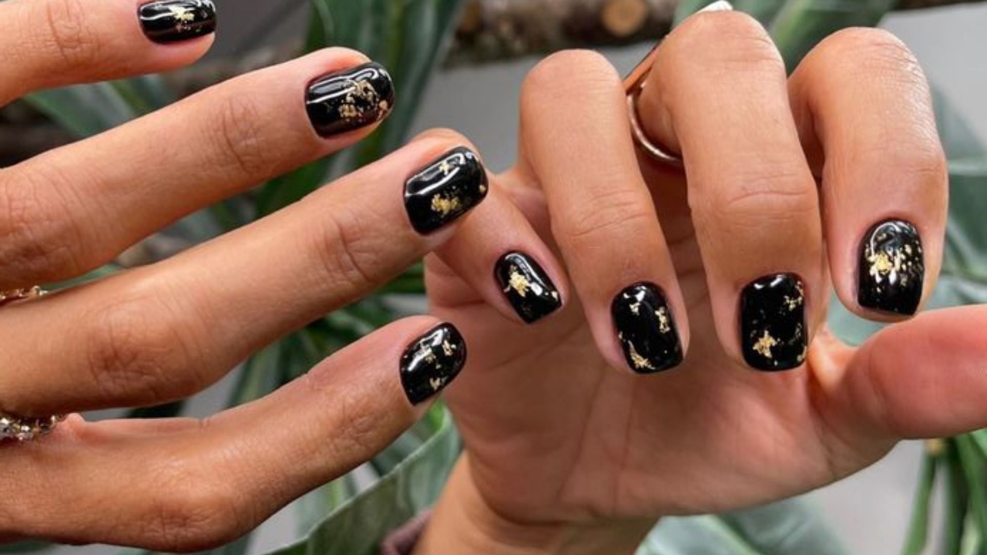 Идеи для черного маникюра на Новый год Черного Кролика – фото для вдохновения Идеи для черного маникюра на Новый год Черного Кролика – фото для вдохновения