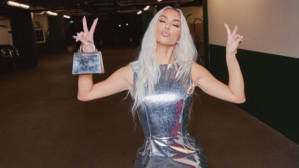 Стильні сумки в кольорі металік 2023 Стильні сумки в кольорі металік 2023