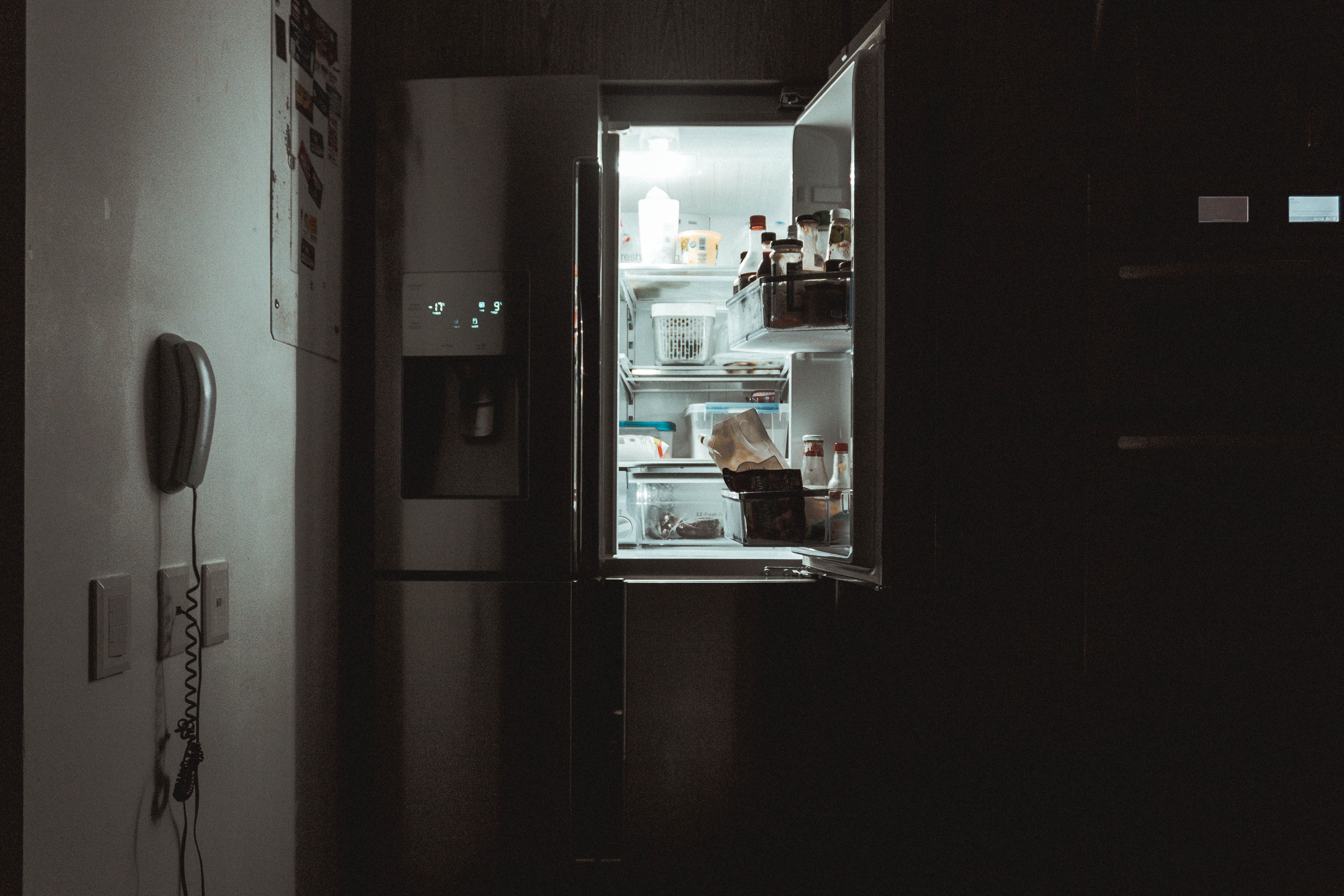 Як почистити холодильник від неприємного запаху всередині - 3 незамінні лайфхаки 