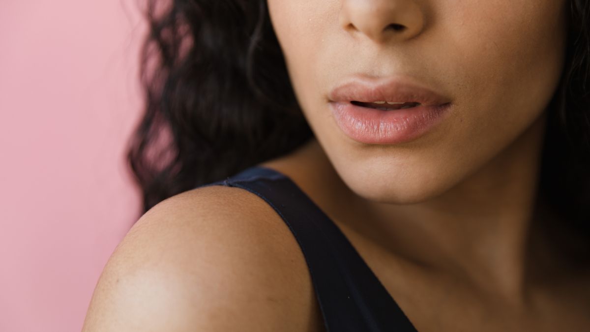 Тріщини на губах - як уникнути проблеми навесні  