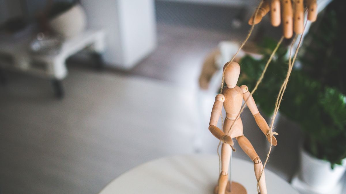 3 знаки зодіаку, які маніпулюють іншими - гороскоп 3 знаки зодіаку, які маніпулюють іншими - гороскоп