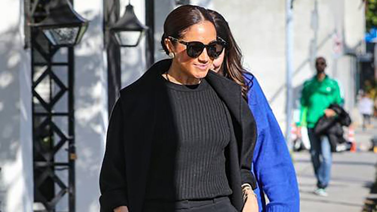 Меган Маркл одягнула антитрендові штани Меган Маркл одягнула антитрендові штани