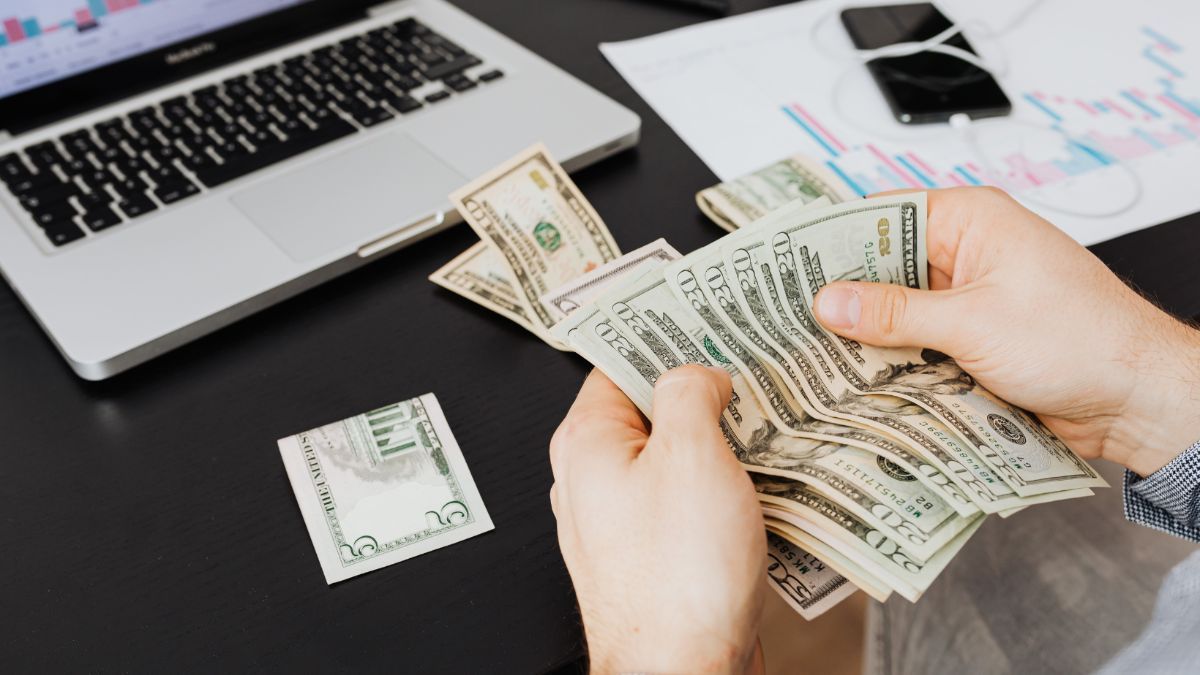 3 знака зодиака, которые тратят много денег - гороскоп 3 знака зодиака, которые тратят много денег - гороскоп