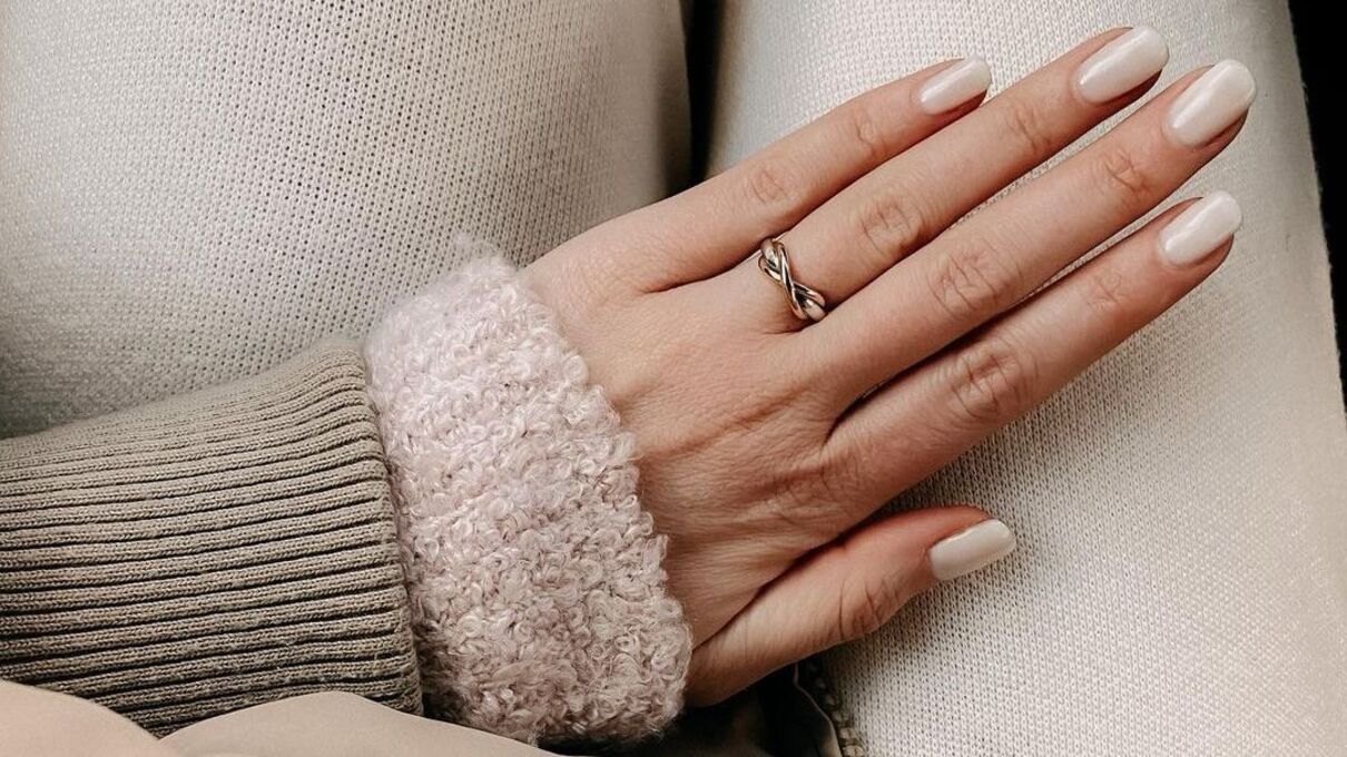 Тренды маникюра на весну 2023 - milkshake nails - как повторить Тренды маникюра на весну 2023 - milkshake nails - как повторить