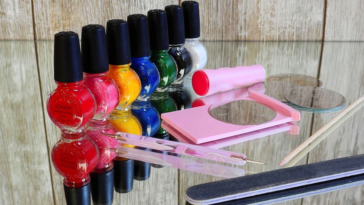 Как быстро высушить лак - советы для маникюра от Дженнифер Энистон Как быстро высушить лак - советы для маникюра от Дженнифер Энистон