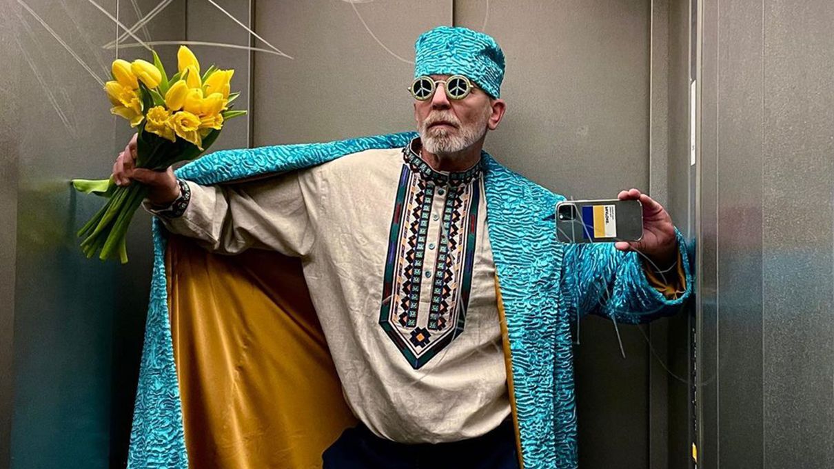 Німцю забороняють робити фото у дзеркалі Німцю забороняють робити фото у дзеркалі