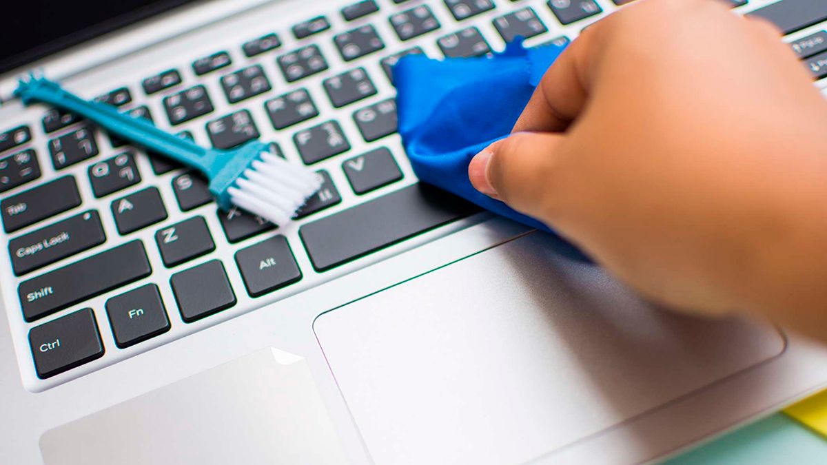 Как почистить клавиатуру ноутбука – 5 советов, как сделать легко и быстро