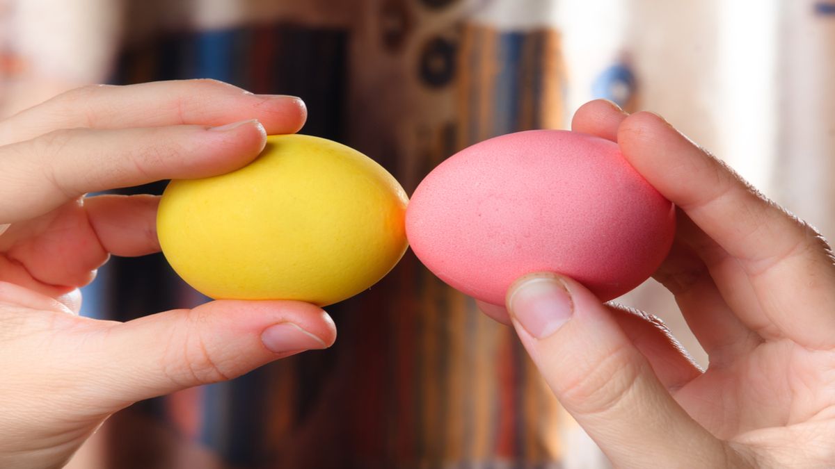Чому на Великдень б'ються яйцями