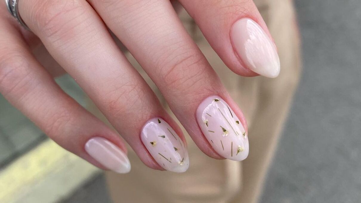 Маникюр на весну 2023 - украинские мастера показывают идеи в фото Маникюр на весну 2023 - украинские мастера показывают идеи в фото