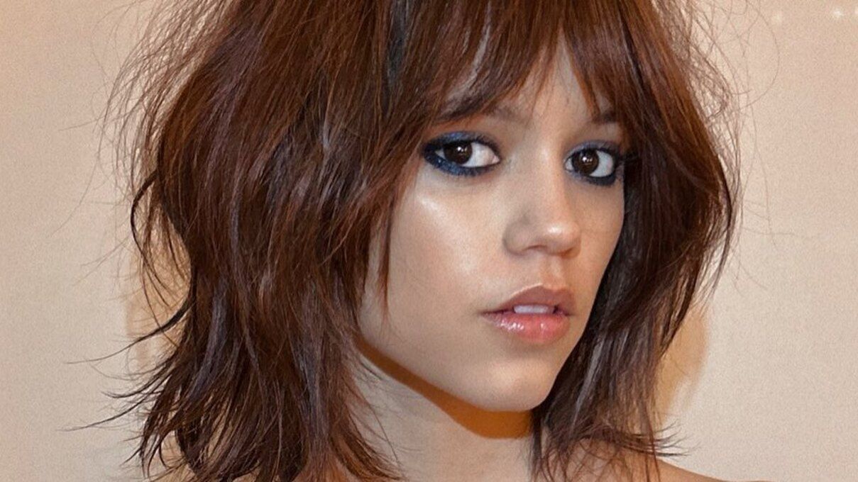 Hair-тренды на весну 2023 - Дженна Ортега и Дуа Липа повторили Hair-тренды на весну 2023 - Дженна Ортега и Дуа Липа повторили