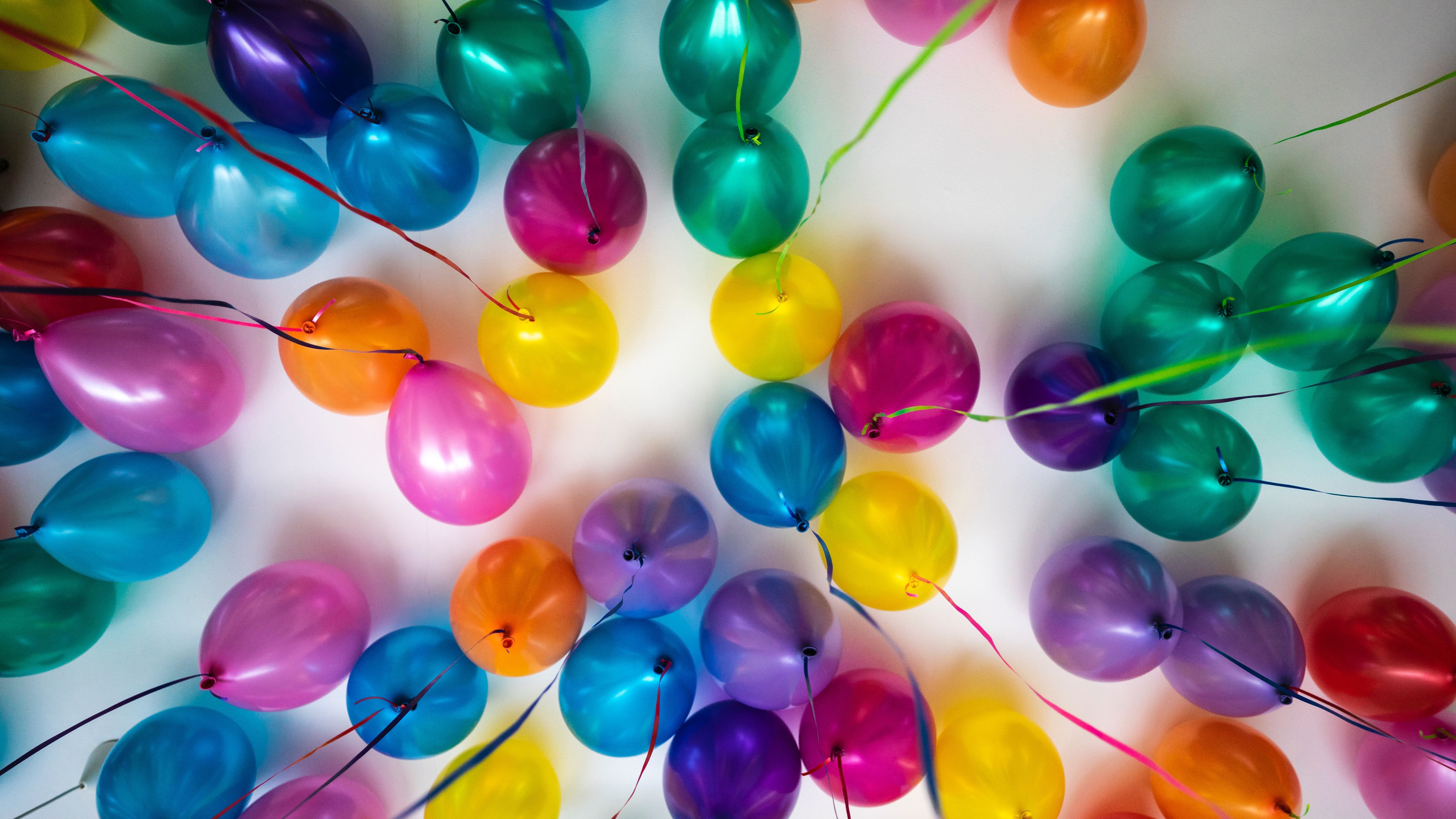 Привітання з днем народження жінці - слова у віршах, прозі й картинки Привітання з днем народження жінці - слова у віршах, прозі й картинки