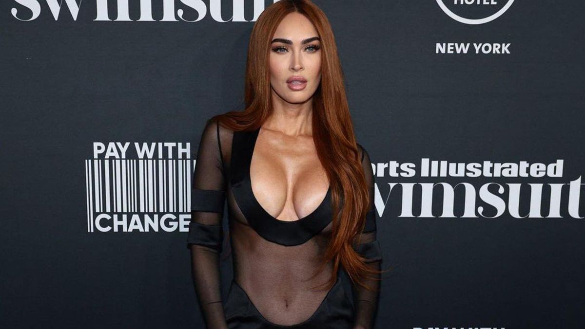 Меган Фокс надела откровенное платье на вечеринку Меган Фокс надела откровенное платье на вечеринку