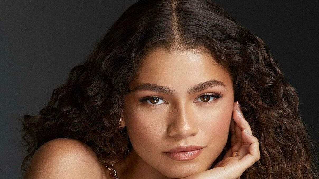 Макияж на последний звонок 2023 года - как сделать дома, идеи в фото Макияж на последний звонок 2023 года - как сделать дома, идеи в фото