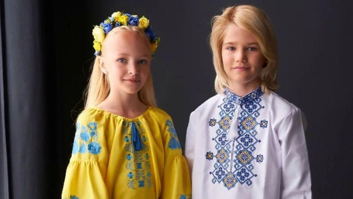 Вишиванки на останній дзвоник Вишиванки на останній дзвоник