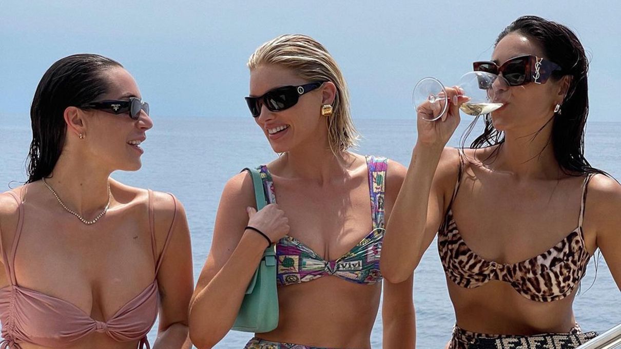 Актуальные летние купальники 2023 Актуальные летние купальники 2023