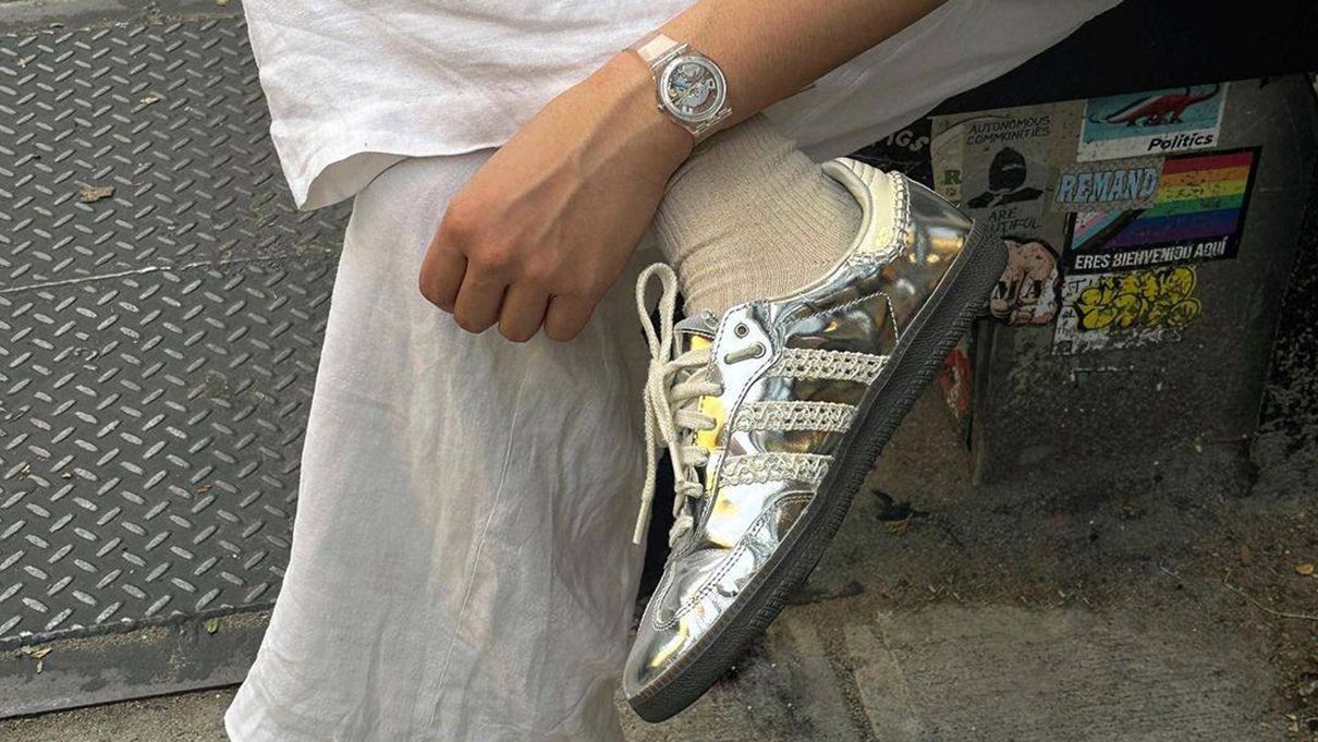 Актуальные кроссовки в оттенке металлик Актуальные кроссовки в оттенке металлик