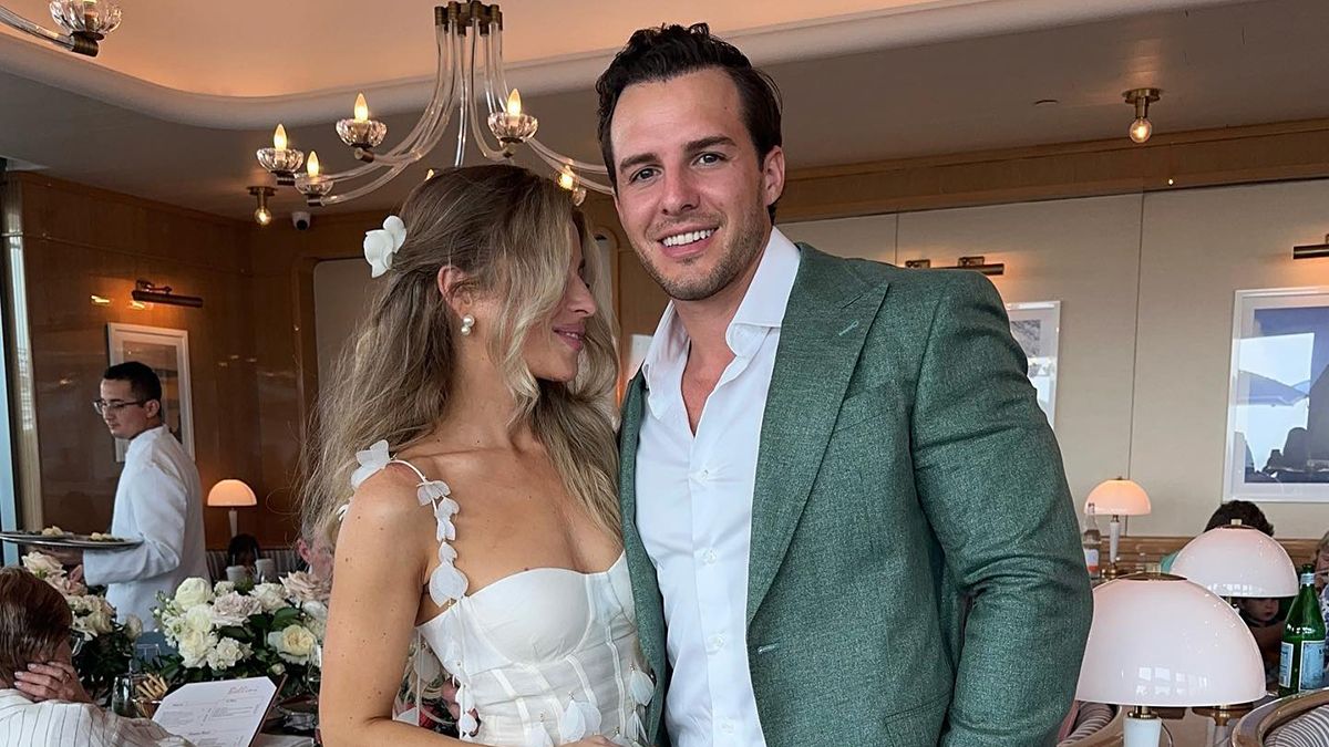 Стильные образы на встречу выпускников 2023 Стильные образы на встречу выпускников 2023