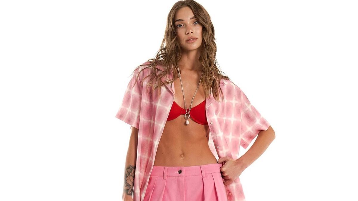 Одяг у стилі Барбі – як одягнутися, фото образів від українських дизайнерів Одяг у стилі Барбі – як одягнутися, фото образів від українських дизайнерів