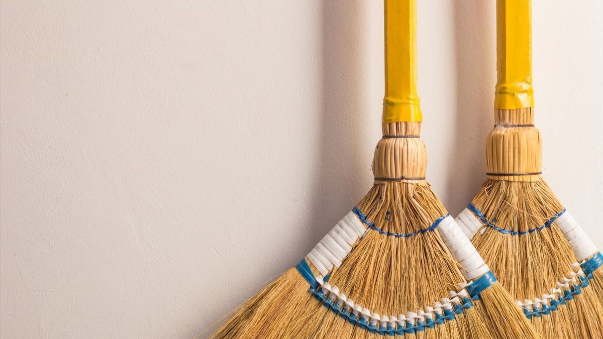 Что нужно сделать с веником перед уборкой Что нужно сделать с веником перед уборкой
