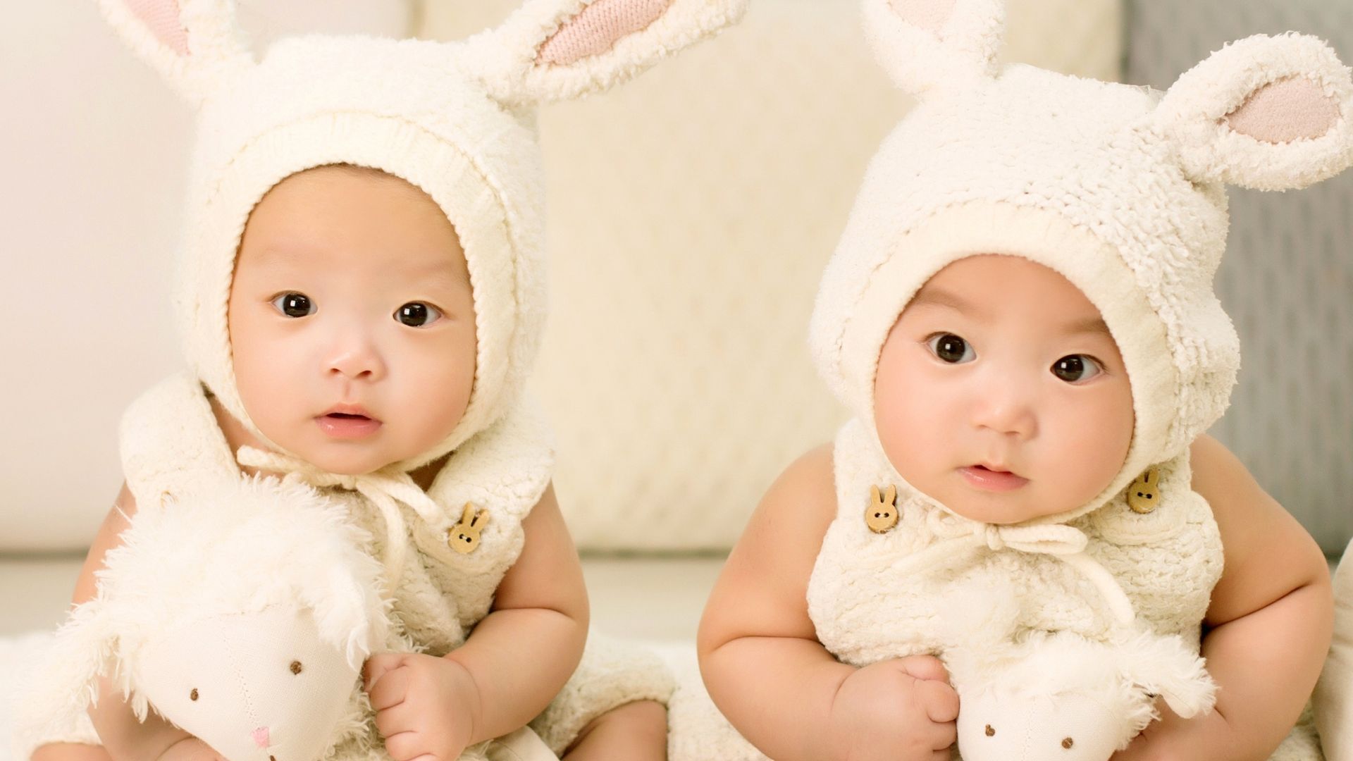 Унікальні імена для дівчаток-близнюків Унікальні імена для дівчаток-близнюків