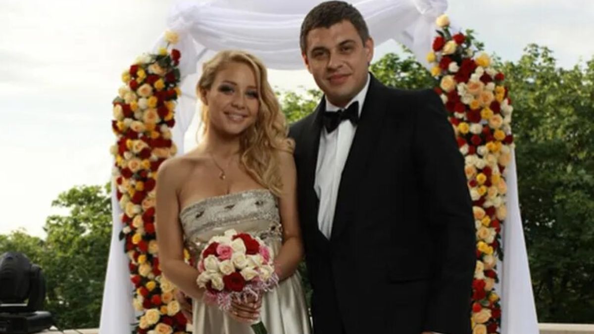 Тіна Кароль та Євген Огір – фото співачки з чоловіком, історія кохання, весілля, його смерть Тіна Кароль та Євген Огір – фото співачки з чоловіком, історія кохання, весілля, його смерть