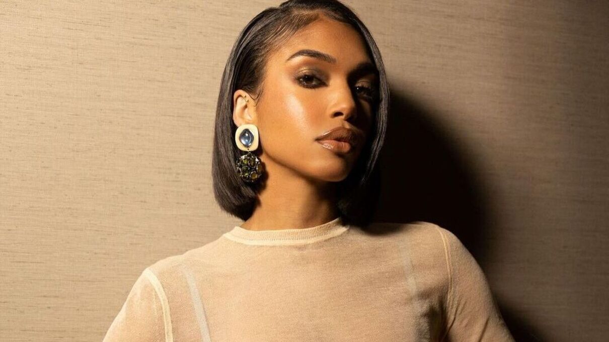 Стильная стрижка на осень Стильная стрижка на осень