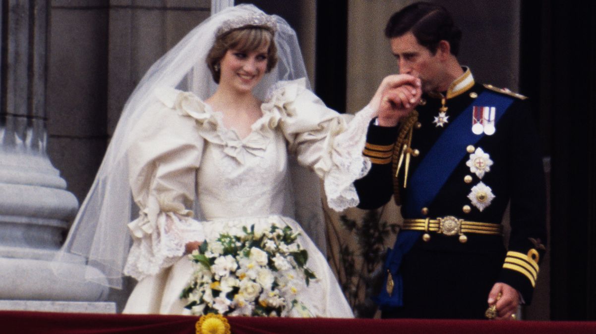 Принцесса Диана и Чарльз III – история любви в годовщину смерти леди Ди