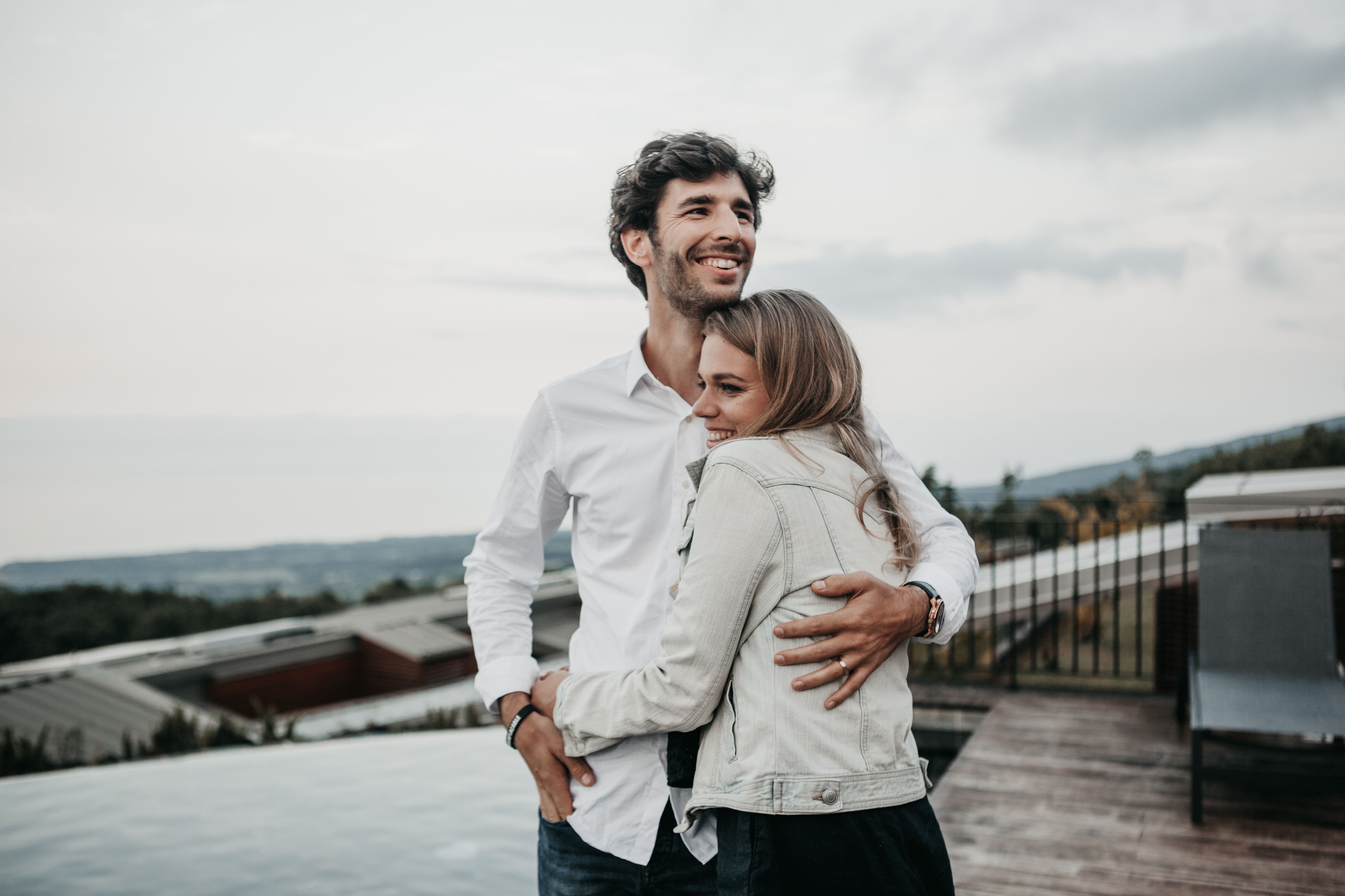 5 стадий любви, которые преодолевают пары
