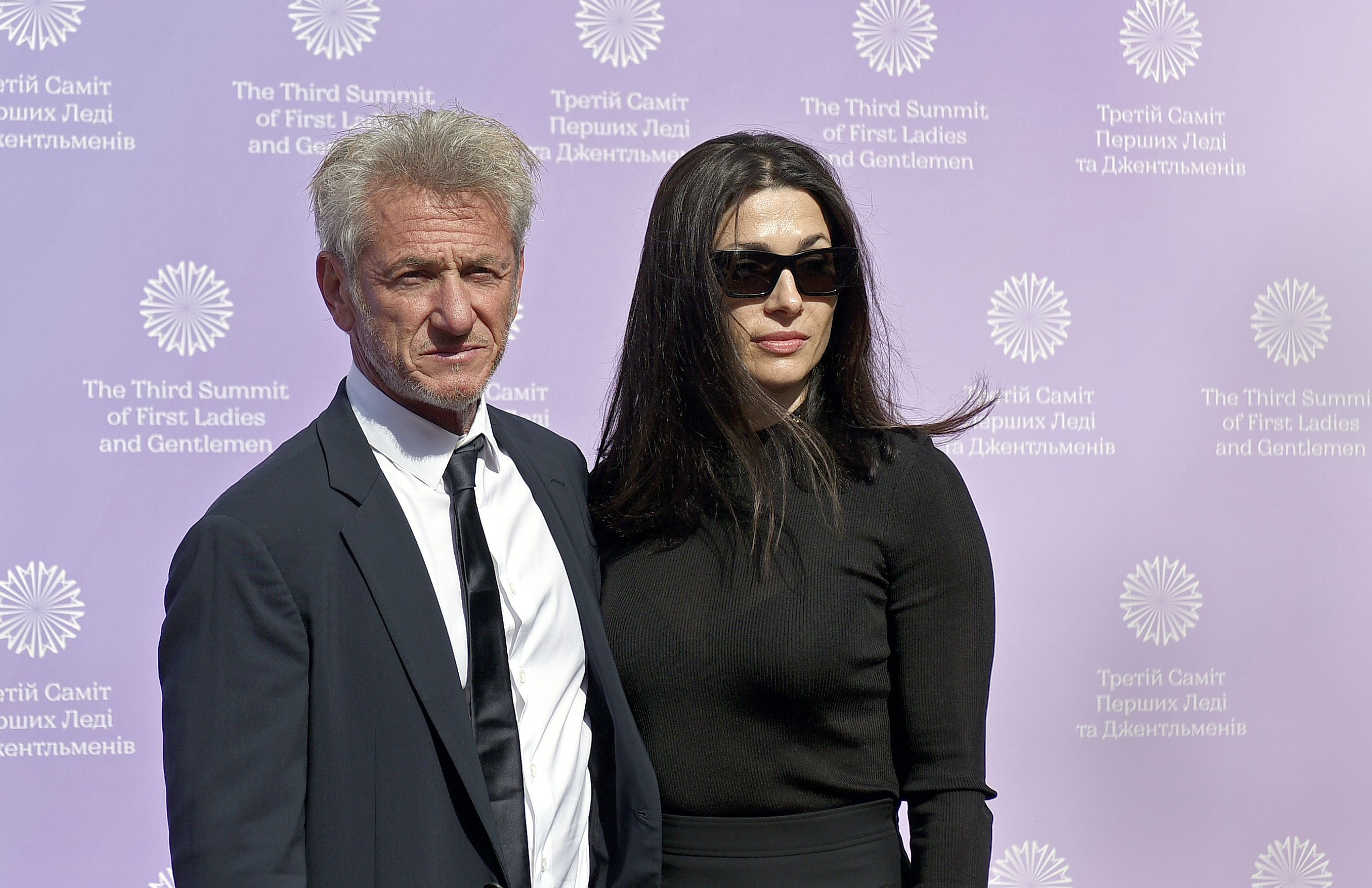 Шон Пенн целовался с украинкой в Ницце - фото влюбленных Шон Пенн целовался с украинкой в Ницце - фото влюбленных