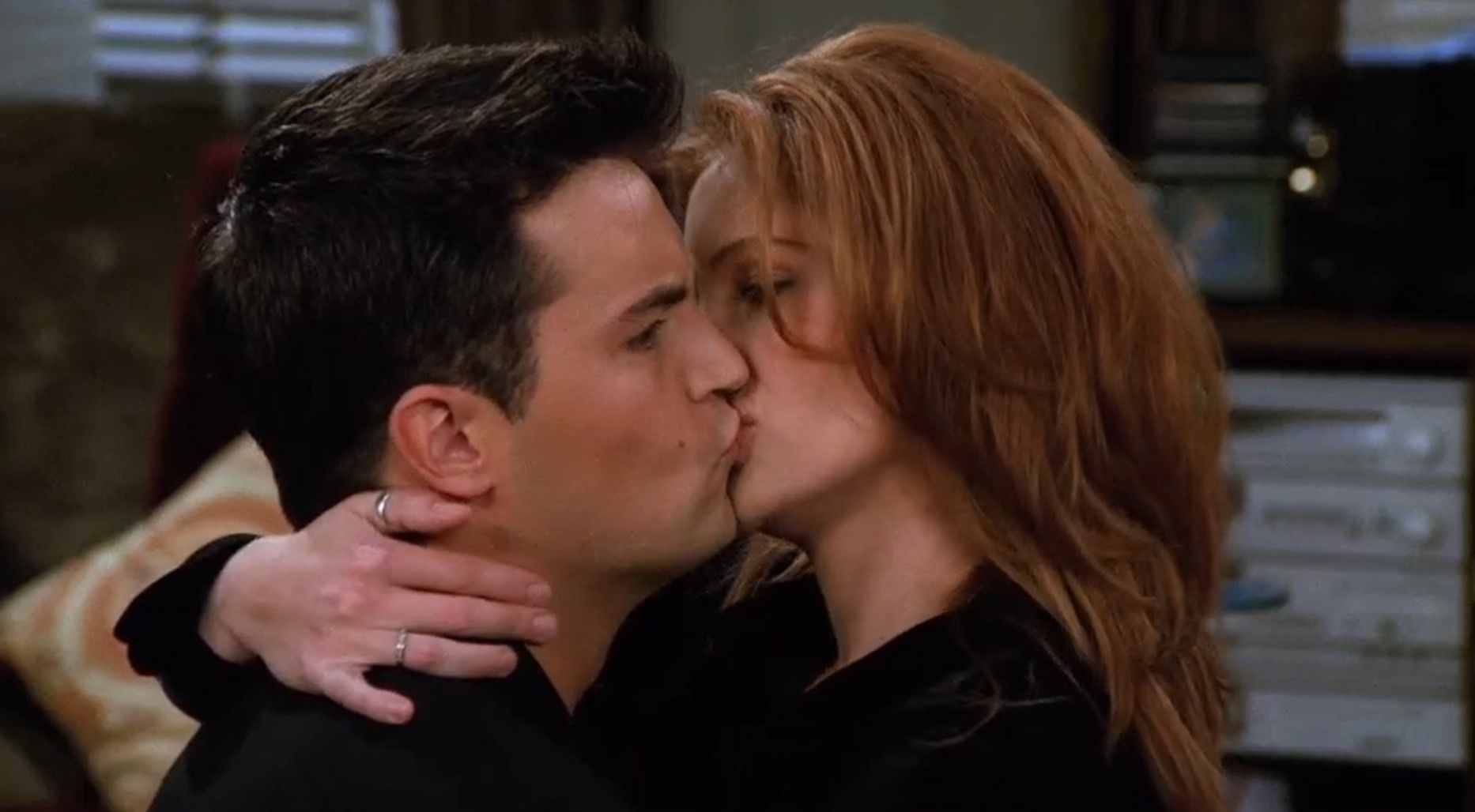 Мэттью Перри и Джулия Робертс в сериале Друзья Мэттью Перри и Джулия Робертс в сериале Друзья