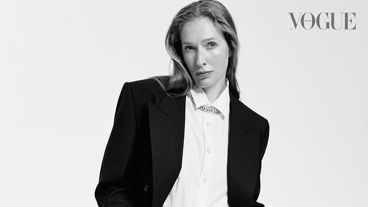 Катя Осадча у зйомці для Vogue Катя Осадча у зйомці для Vogue