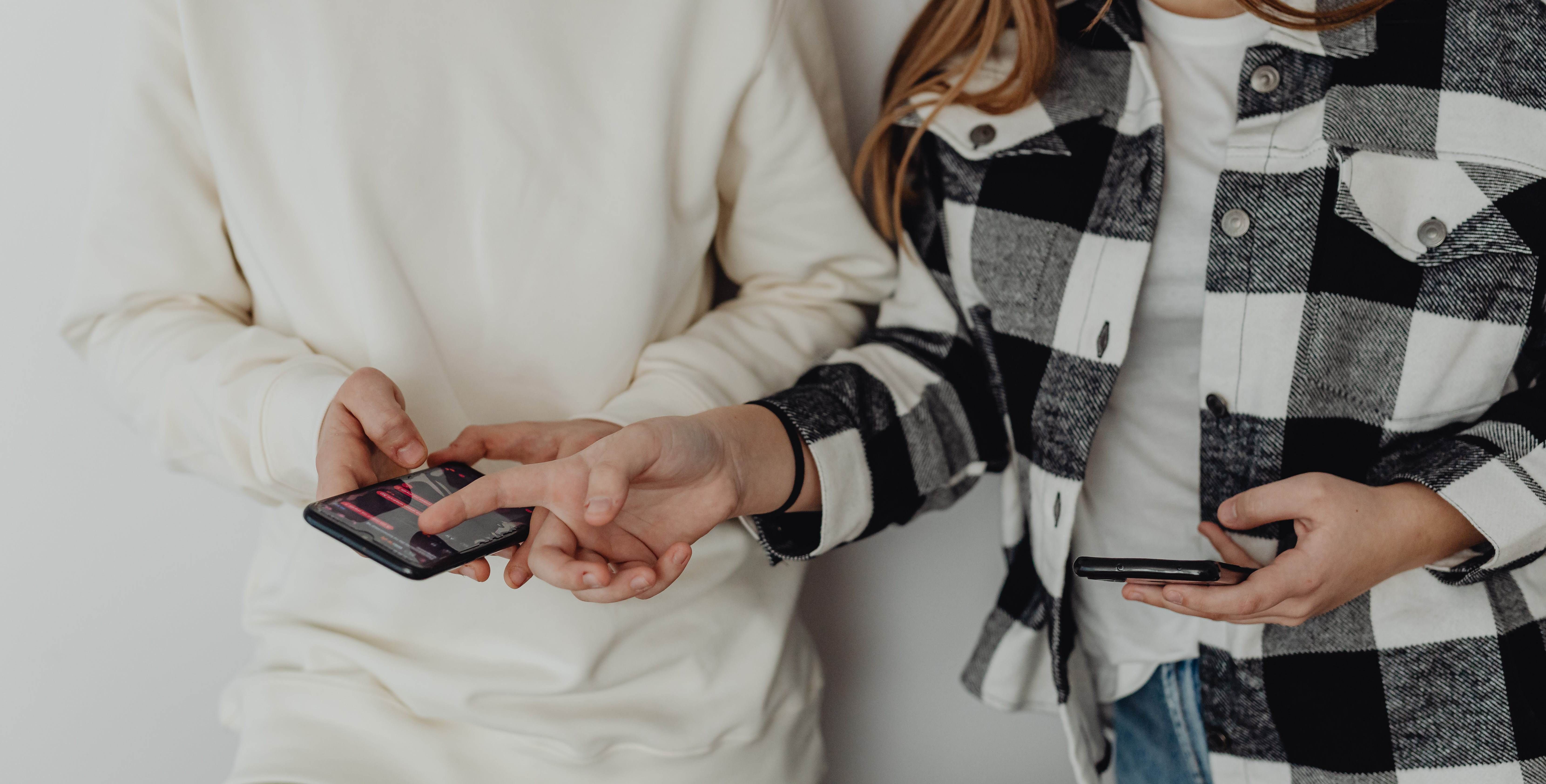 Пара лишилась своих телефонов на 72 часа Пара лишилась своих телефонов на 72 часа