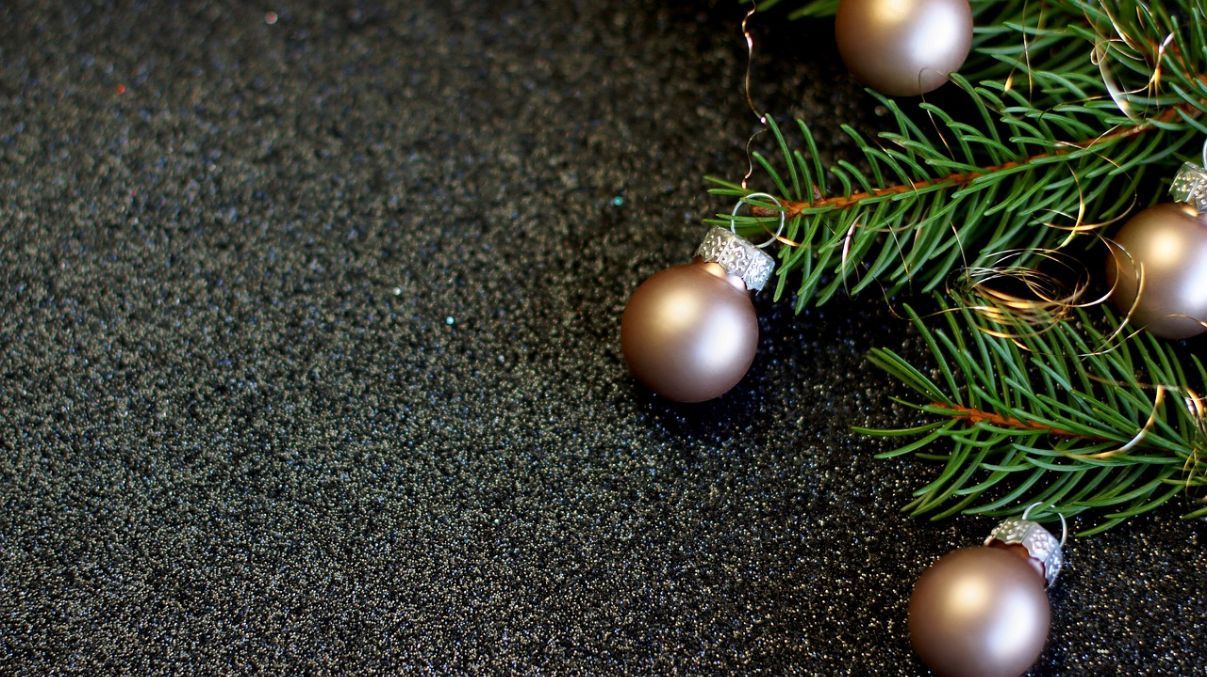 Новогодние композиции из веток елки Новогодние композиции из веток елки