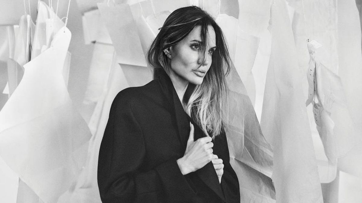 Анджеліна Джолі в новій фотосесії Анджеліна Джолі в новій фотосесії