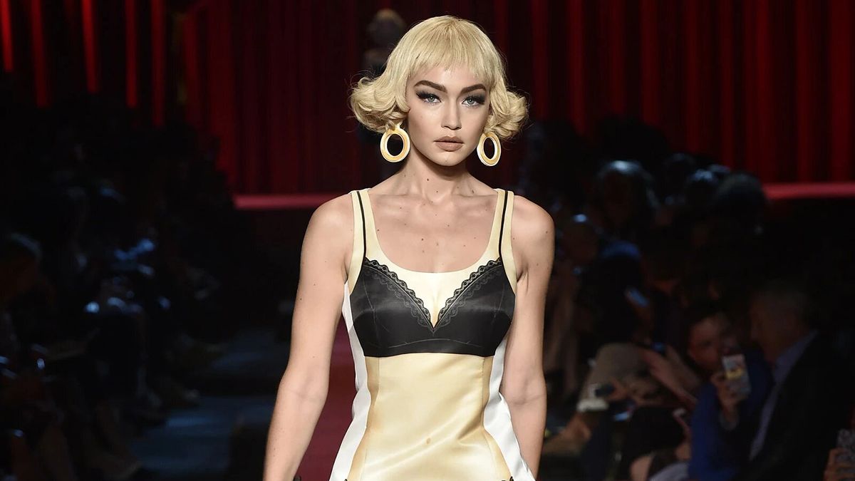 В моду входят платья с эффектом трамплей В моду входят платья с эффектом трамплей