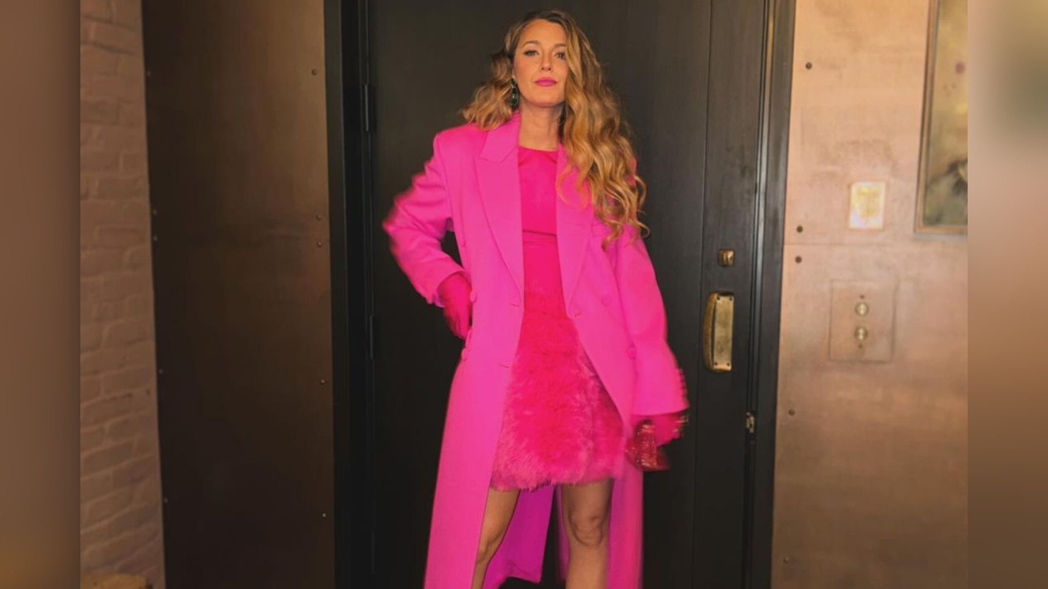 Блейк Лайвлі в образі Барбі Блейк Лайвлі в образі Барбі