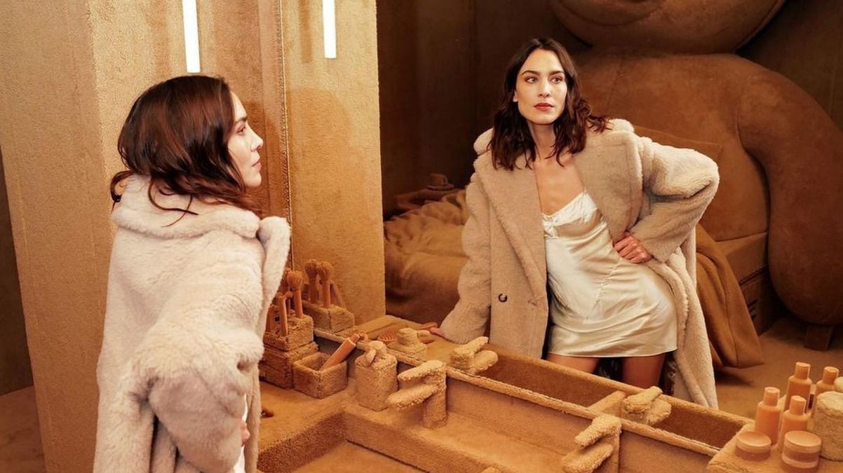 Алекса Чанг в платье украинского бренда Anna October Алекса Чанг в платье украинского бренда Anna October