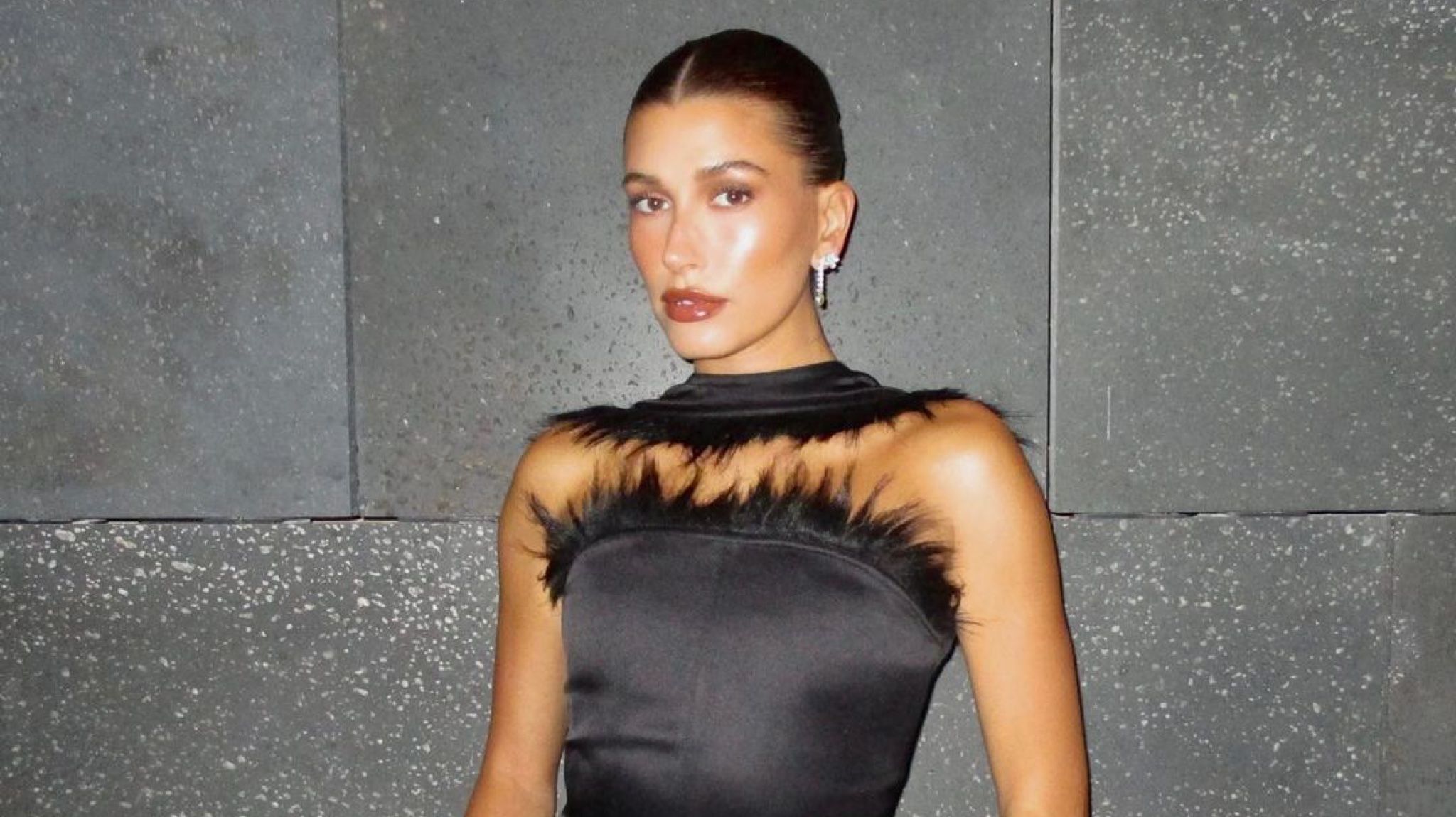 Українське – в тренді: Гейлі Бібер помітили з сумкою від KULAKOVSKY - Fashion Українське – в тренді: Гейлі Бібер помітили з сумкою від KULAKOVSKY - Fashion