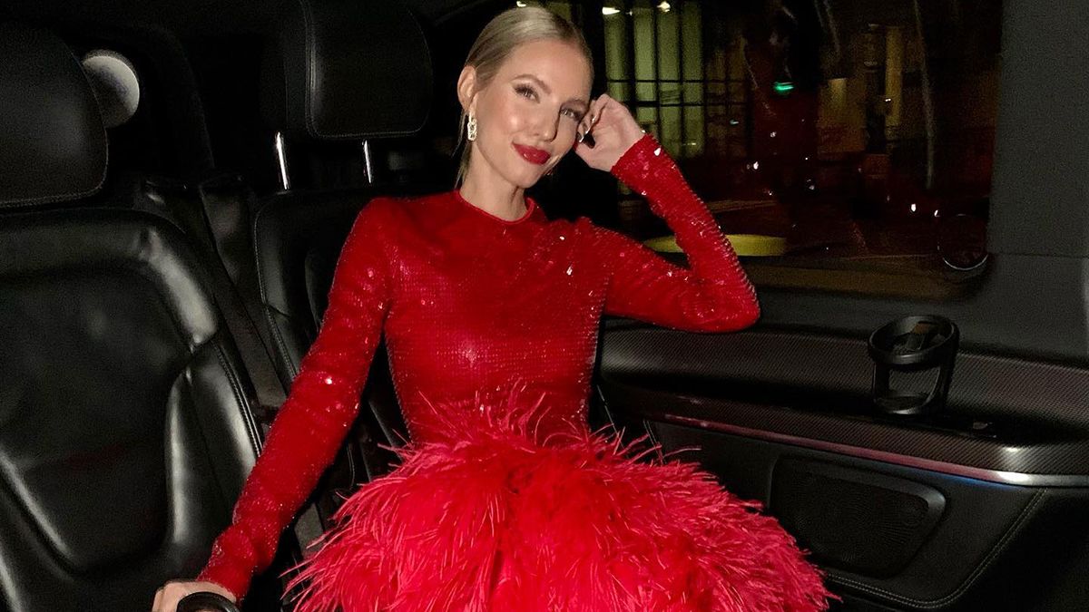 Розкішні сукні на Новий рік від Леоні Ганне Розкішні сукні на Новий рік від Леоні Ганне