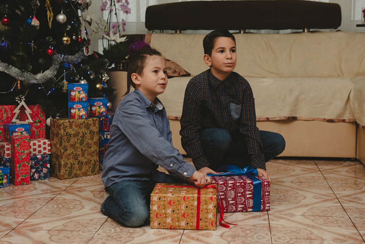Почти 1500 детей в 36 детдомах и интернатах по всей Украине получили подарки к Новому году