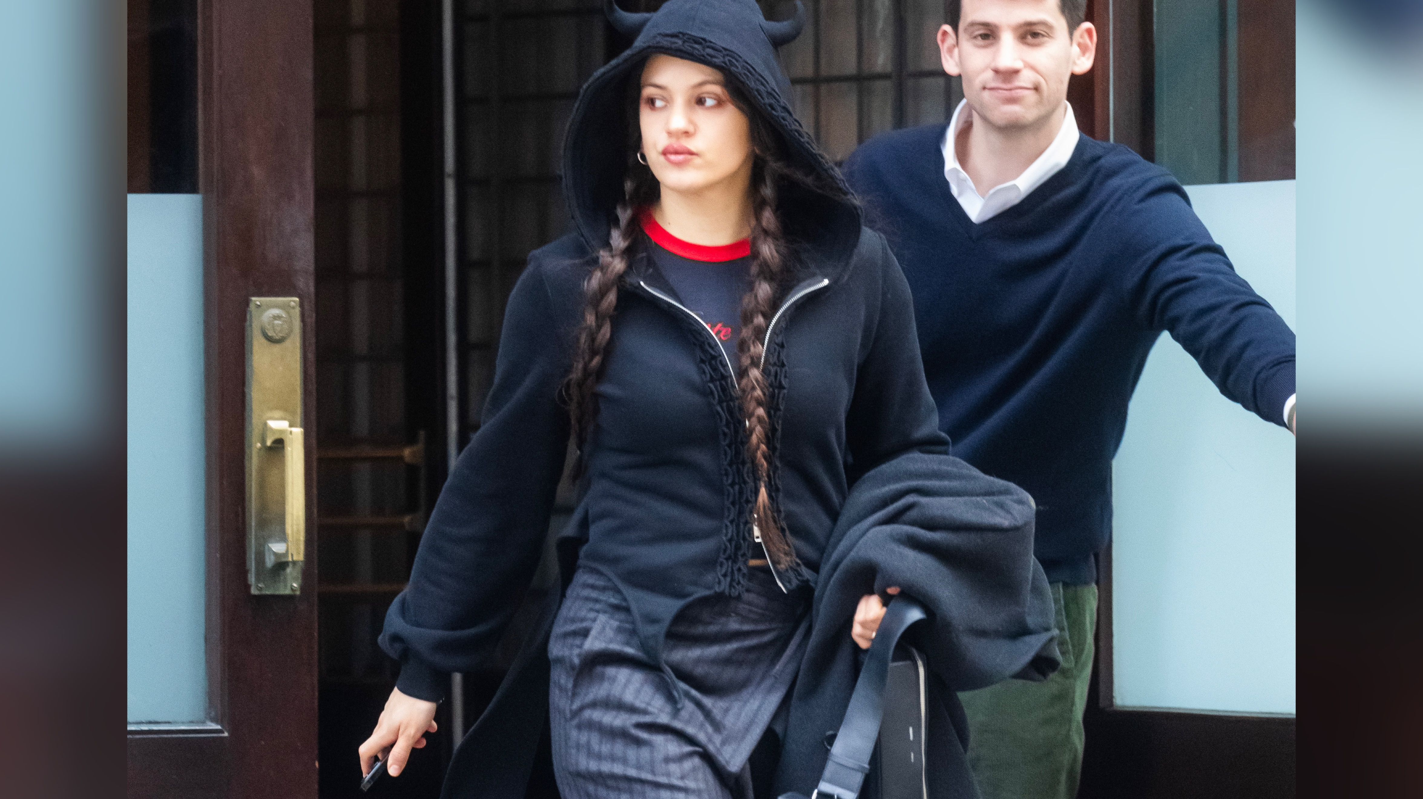 Розалія у штанах від LITKOVSKA Розалія у штанах від LITKOVSKA