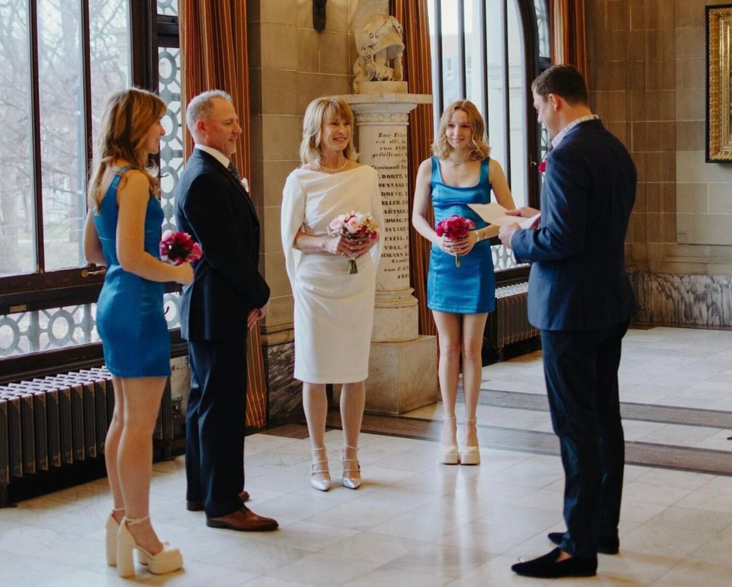 Колишнє подружжя знову одружилося через 10 років після розлучення - відео Колишнє подружжя знову одружилося через 10 років після розлучення - відео