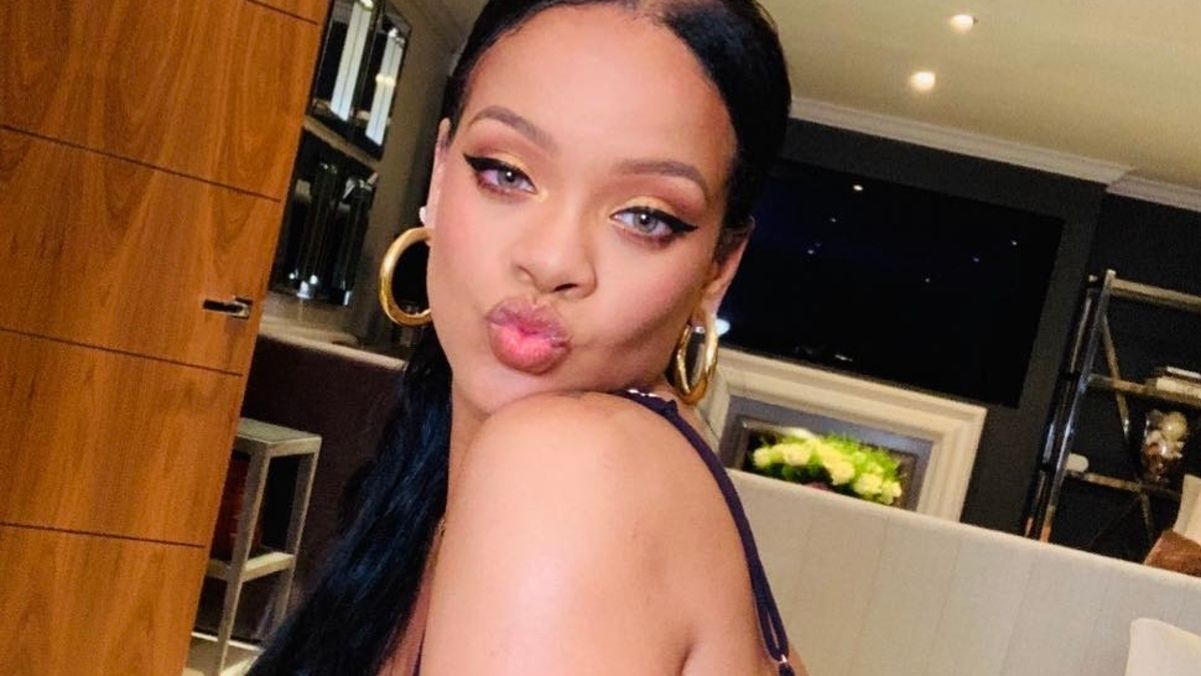 Корсетний топ і джинси: Ріанна показала, як носити вишукану білизну замість верхнього одягу - Fashion Корсетний топ і джинси: Ріанна показала, як носити вишукану білизну замість верхнього одягу - Fashion