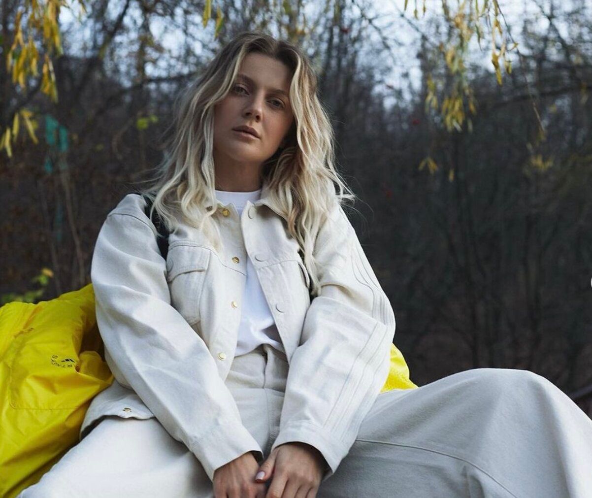 Співачка KOLA вперше показала свій весільний образ - фото Співачка KOLA вперше показала свій весільний образ - фото