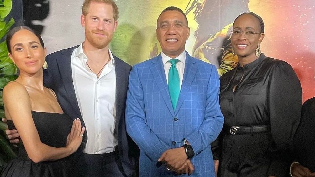 У пишній спідниці: Меган Маркл вперше цього року вийшла на червону доріжку з принцом Гаррі - Fashion У пишній спідниці: Меган Маркл вперше цього року вийшла на червону доріжку з принцом Гаррі - Fashion