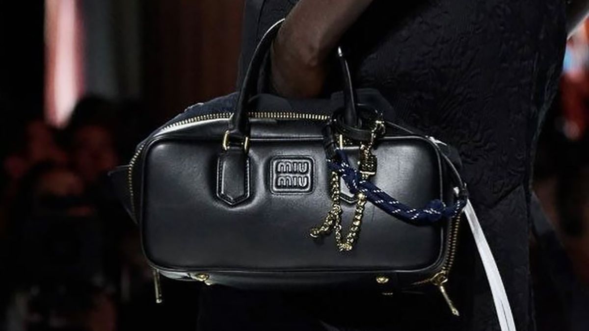 Яка трендова деталь буде на сумках у 2024 році Яка трендова деталь буде на сумках у 2024 році