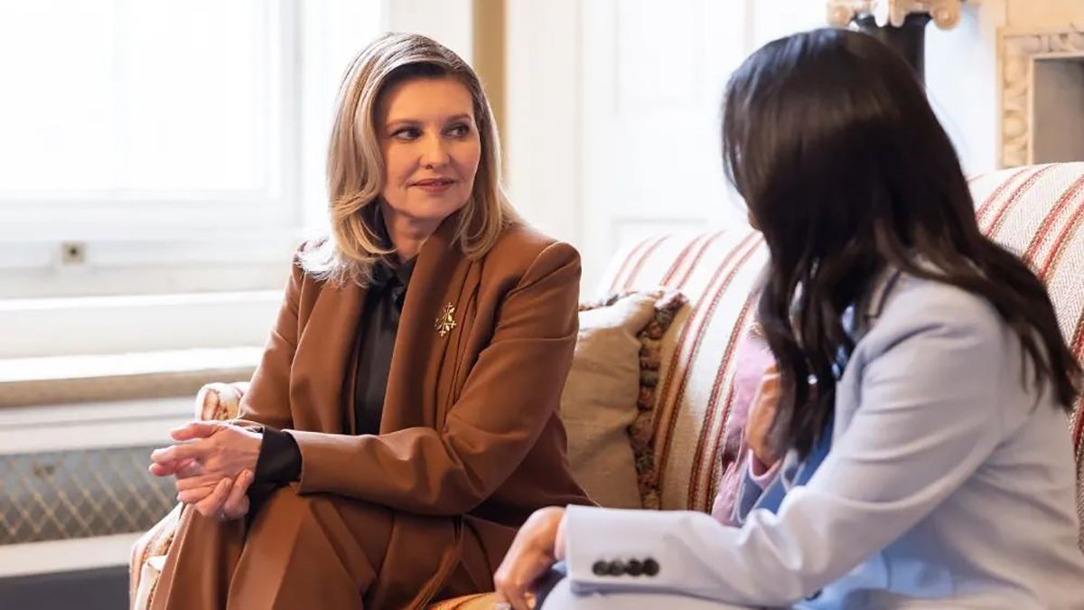 Стильный образ Елены Зеленской в Лондоне в Лондоне Стильный образ Елены Зеленской в Лондоне в Лондоне